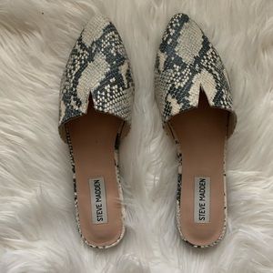 *LIKE NEW* Steve Madden snakeskin Ally mule